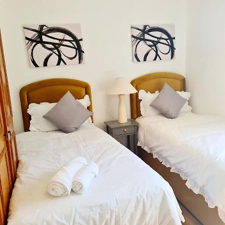 Immaculate 3-Bedrooms Dundee Apartment Exterior foto